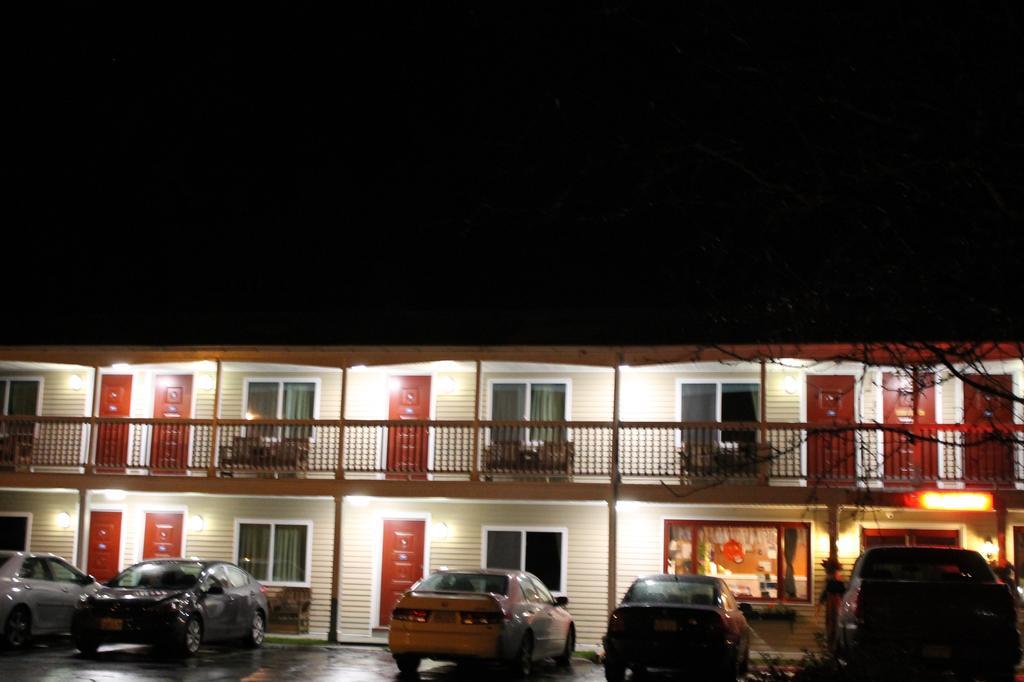 Cozy Corner Motel Williamstown Exterior photo