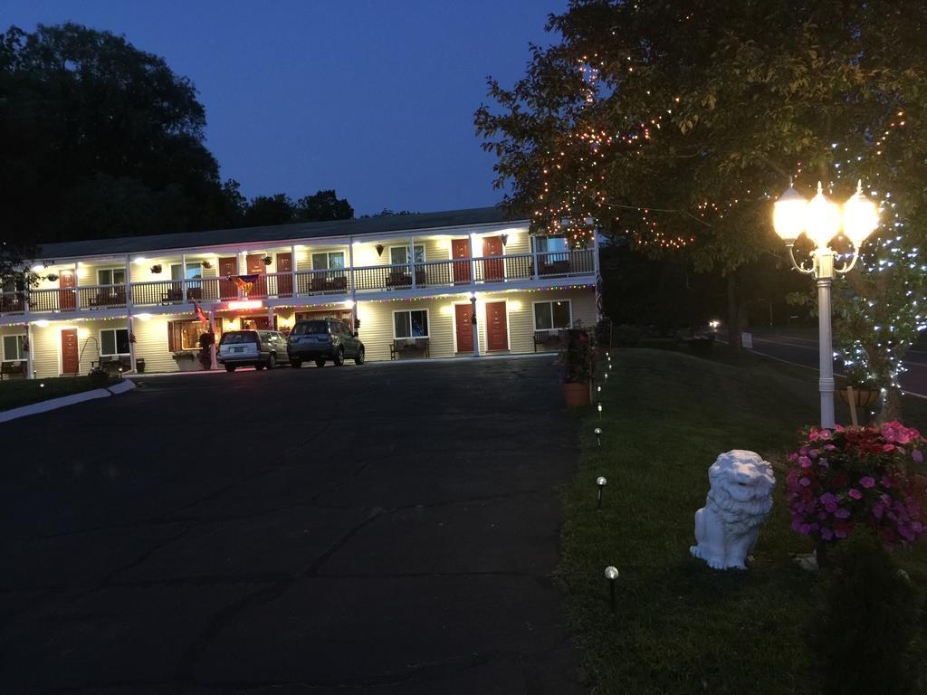 Cozy Corner Motel Williamstown Exterior photo