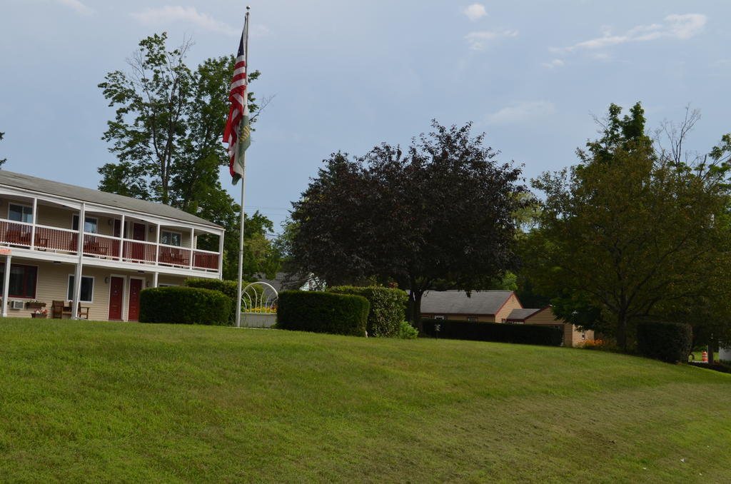 Cozy Corner Motel Williamstown Exterior photo